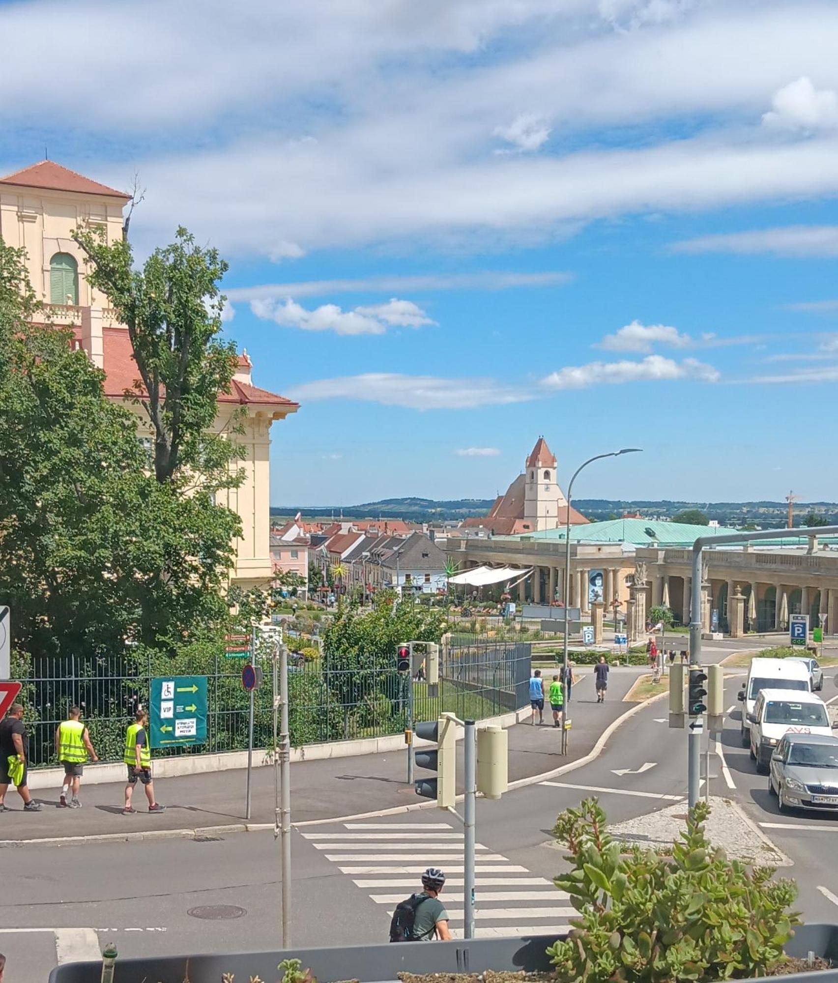 Schloss-Appartements Eisenstadt Ngoại thất bức ảnh